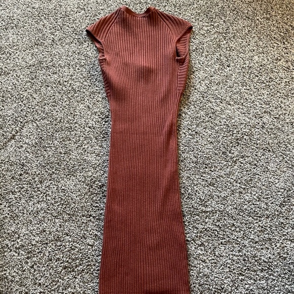 •Moda International• Ribbed Fitted Dress - Picture 5 of 6